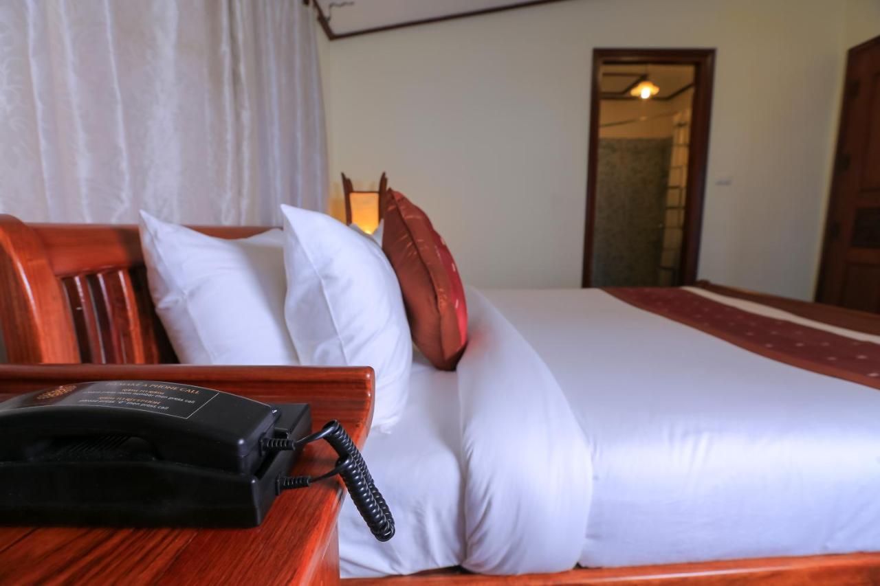 Phongsavath Boutique Hotel Vientiane Exterior photo
